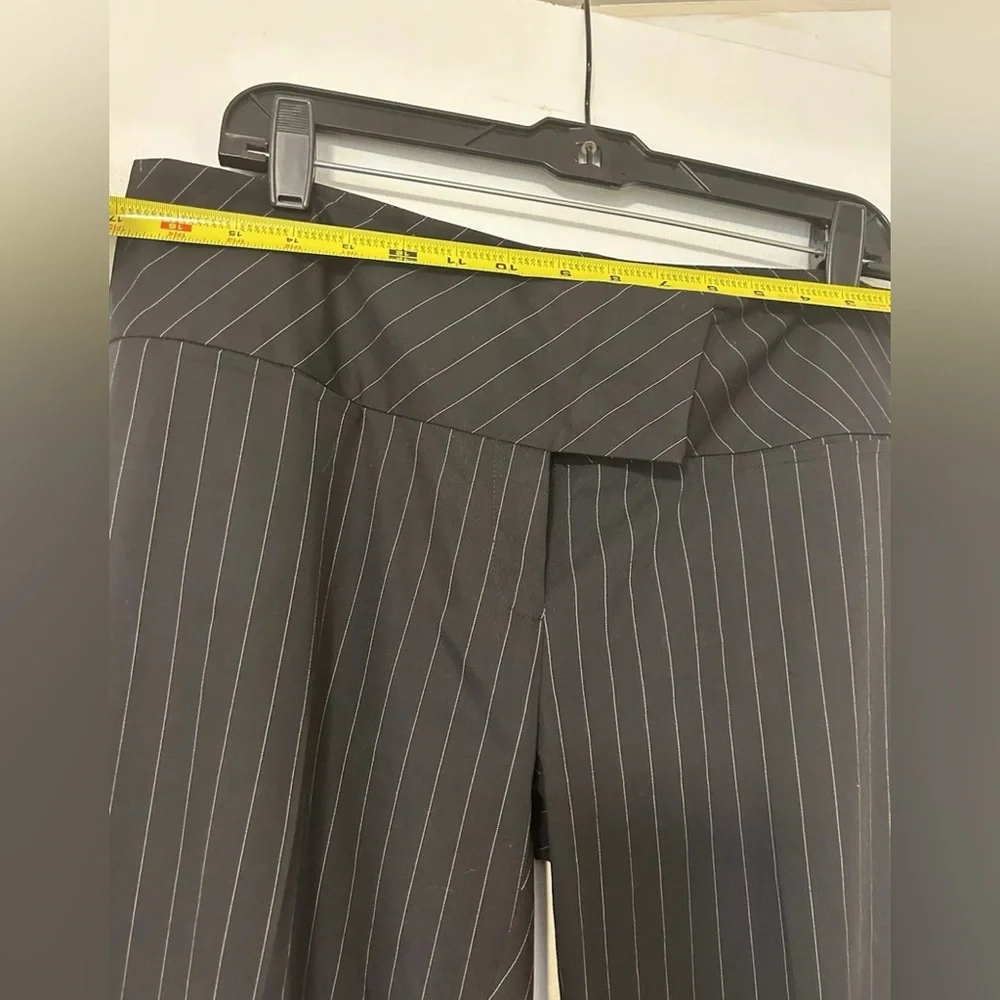 Sandra Angelozzi 3 piece Suit. Black pinstripe jacket 32, skirt 38, pants 40. - Picture 10 of 12